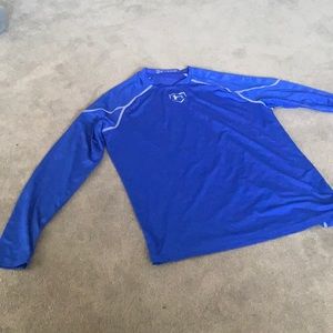 Under armour long sleeve light weight shirt